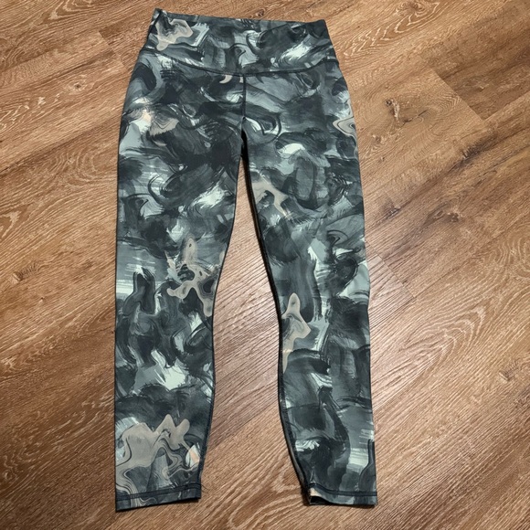 Fabletics Define PowerHold® High-Waisted 7/8 Legging - Picture 3 of 6